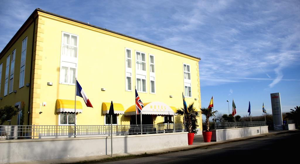 La Isla Resort Pontecagnano Exterior photo